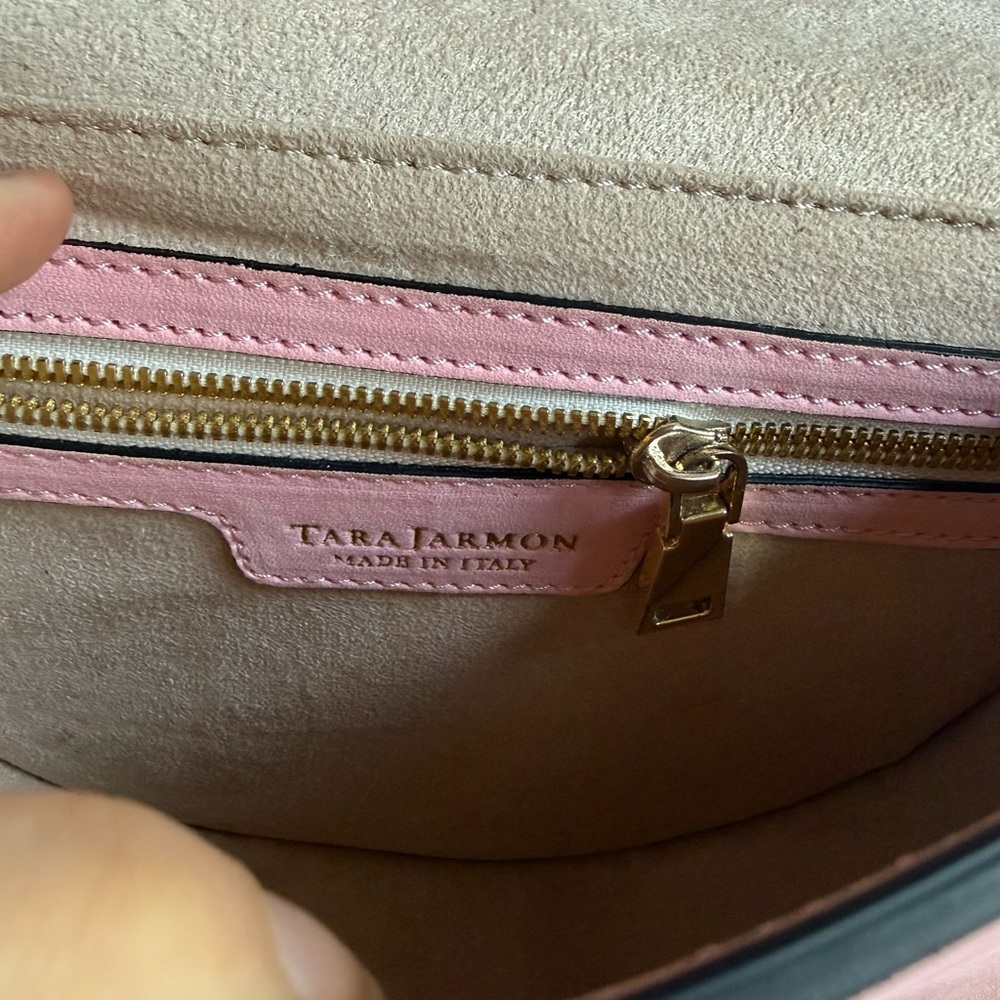 Tara Jarmon Pink Leather Saddle Bag Made in Italy Gold Hardware Parisian Chic - Picture 8 of 11